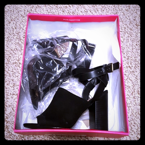 Shoedazzle Booties - Picture 1 of 4